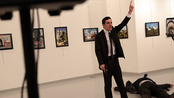 Las imágenes del disparo al embajador ruso en Turquí­a