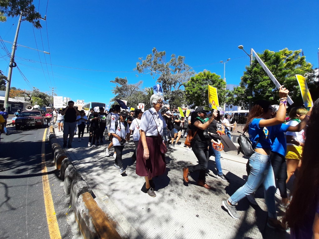 Mujeres diversas, de todas las edades y procedencias, se unieron con el único propósito de ponerle fin a la violencia en su contra.