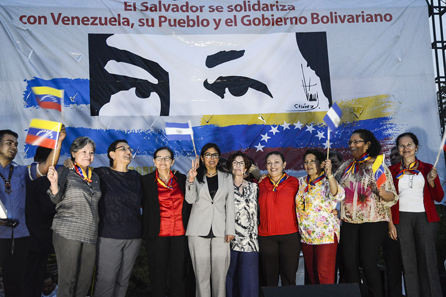La conclusión de esta cumbre extraordinaria coincidió además con la mediación al conflicto que han ofrecido los expresidentes de República Dominicana, Leonel Fernández; de España, José Luis RodrÃguez Zapatero, y de Panamá, MartÃn Torrijos, con el acompañamiento de El Vaticano.