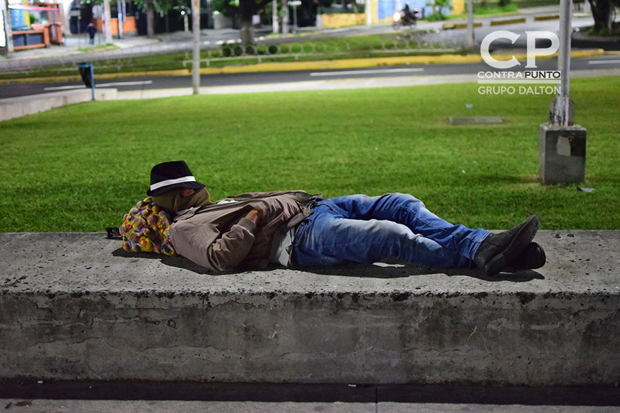 Algunos decidieron dormir en la plaza y asà poder salir por la mañana rumbo a la frontera