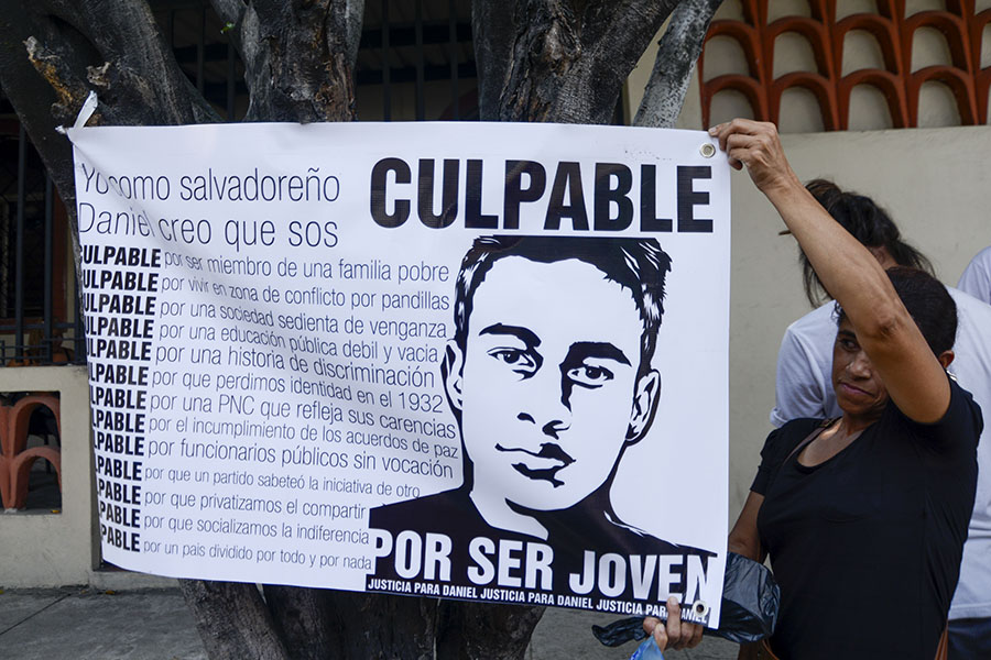 Daniel Alemán fue detenido, de acuerdo a testigos, el pasado 10 de enero en la cancha de la urbanización Altavista, en Ilopango. Los agentes policiales que realizaron la captura aseguraron que su detención se realizó en el parqueo del polÃgono H.