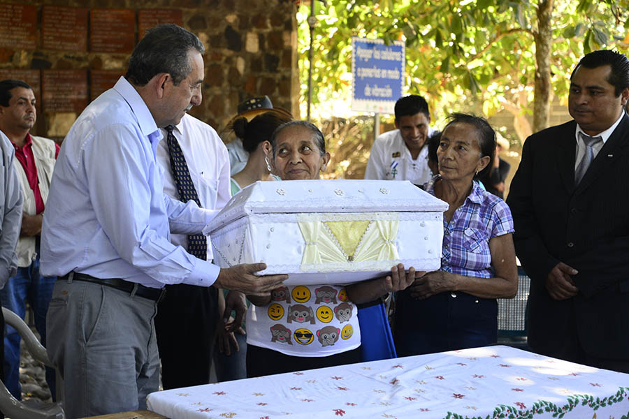 Fue hasta febrero de 2016 que el Estado a través de la Corte Suprema de Justicia da cumplimiento a la sentencia de la Corte CIDH, identificando osamentas de las vÃctimas para entregarlos a sus familiares para que estos sepultaran sus restos.
