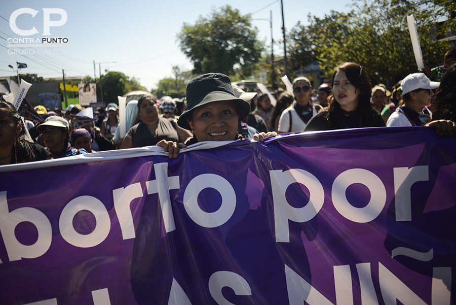Teodora Vásquez, mujer a la que le fue conmutada la pena por aborto, participó  en la marcha de  conmemoración del DÃ­a Internacional de la Mujer.