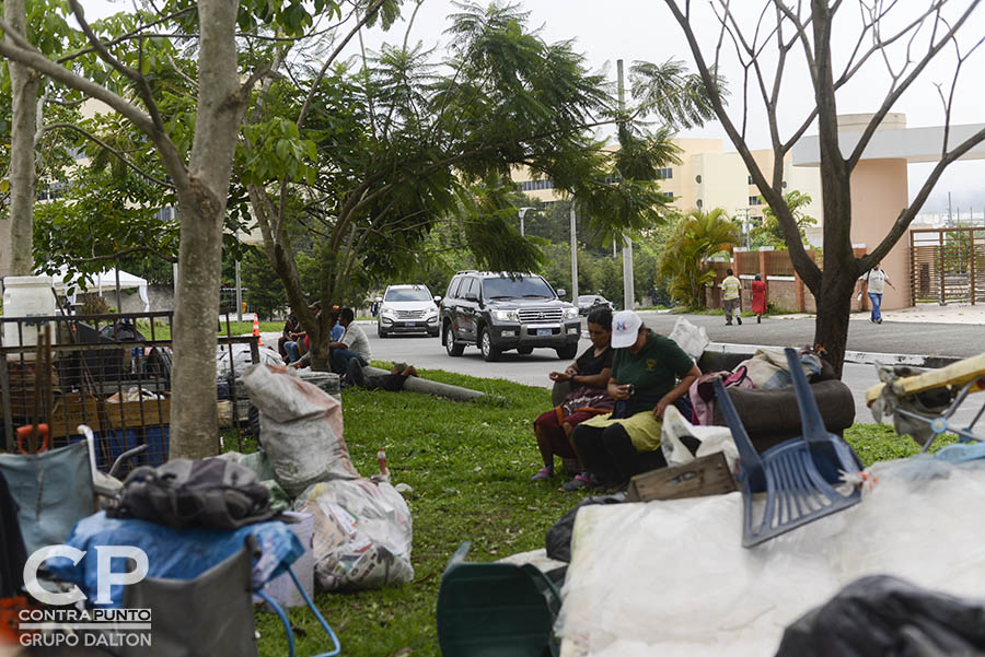 Pertenencias de los habitantes de la Comunidad El Espino, que fueron desalojados por el juez de Paz de Antiguo Cuscatlán. Ahora, estas familias que habitaron parte de la finca El Espino quedan sin un hogar.