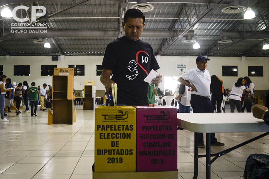 Salvadoreños eligen a diputados y alcaldes para el periodo 2018-2021, en una jornada que inició a las 7:00 de la mañana.