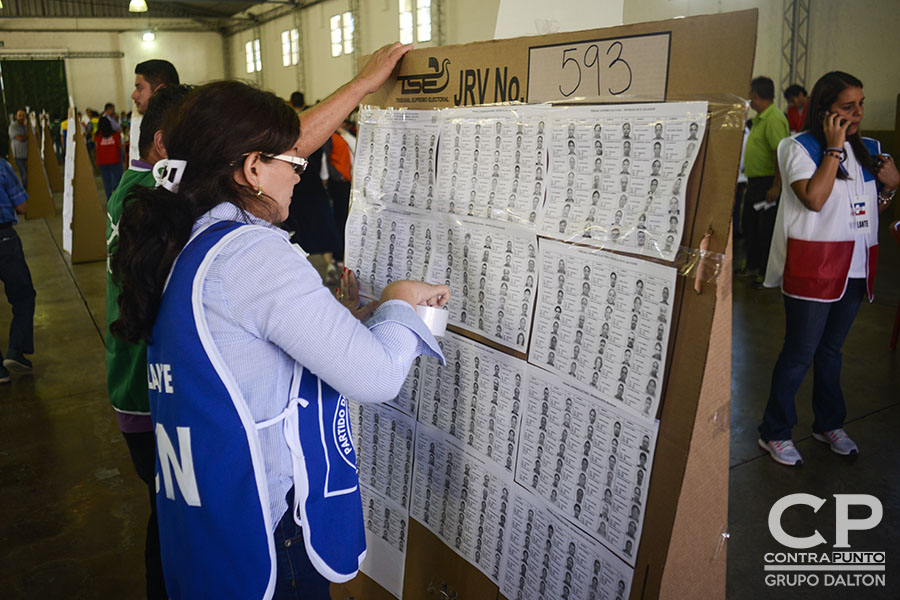 Salvadoreños eligen a diputados y alcaldes para el periodo 2018-2021, en una jornada que inició a las 7:00 de la mañana.