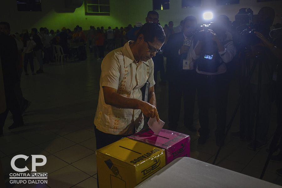 Salvadoreños eligen a diputados y alcaldes para el periodo 2018-2021, en una jornada que inició a las 7:00 de la mañana.