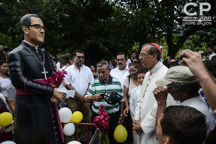 El cardenal Gregorio Rosa Chávez  ofició una misa en honor a los niños y niñas que fueron sepultados en Arcatao.