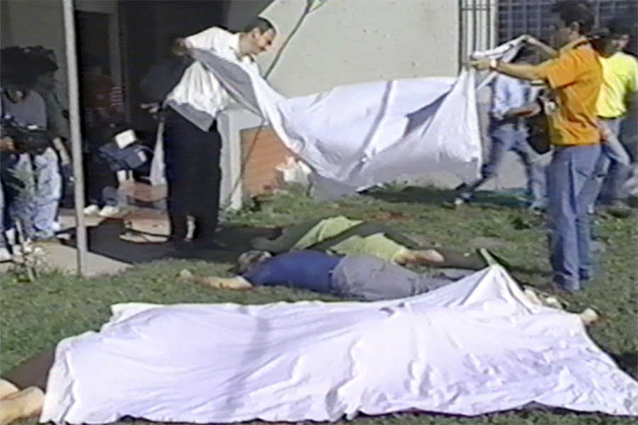 El 16 de noviembre de 1989 elementos del batallón élite Atlacalt, de la Fuerza Armada Salvadoreña, irrumpió en el campus de la UCA, asesinando a seis sacerdotes jesuitas y dos de sus colaboradoras.