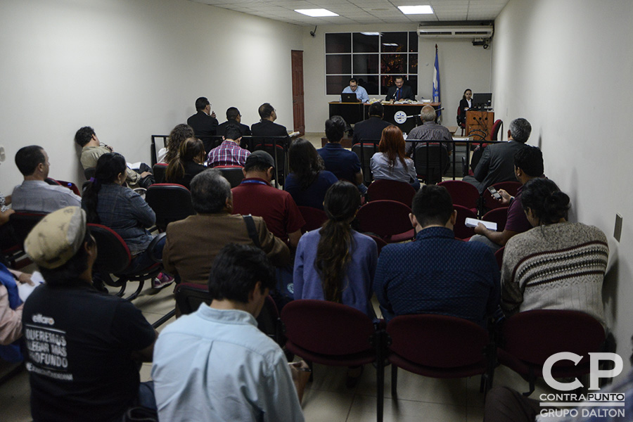 La audiencia de intimación de Bustillo fue ante el  juez Segundo de Primera Instancia Jorge Urquilla que le informó de los delitos que pesan en su contra.