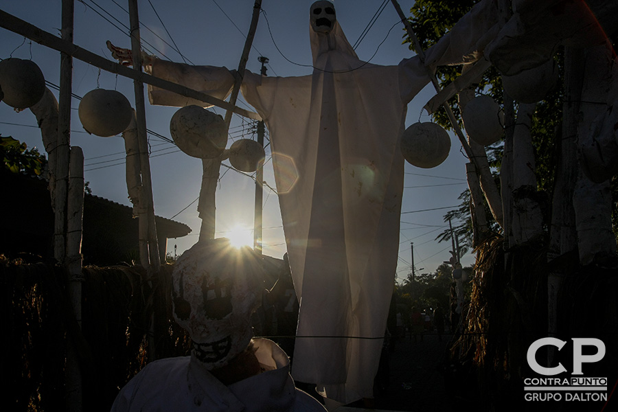 Cada 1 de noviembre en el municipio de Tonacatepeque se celebra el DÃ­a de la Calabiuza, tradición en la que  niños y jóvenes salen a pedir ayote en miel casa por casa, con vestimentas representativas de los personajes de la mitologÃ­a salvadoreña.