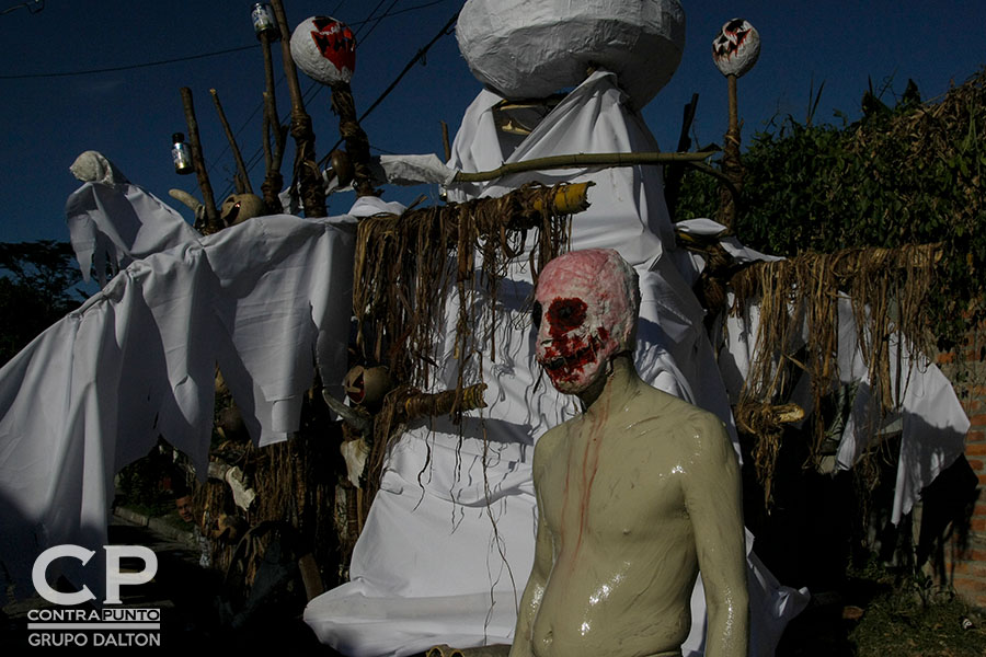 Cada 1 de noviembre en el municipio de Tonacatepeque se celebra el DÃa de la Calabiuza, tradición en la que niños y jóvenes salen a pedir ayote en miel casa por casa, con vestimentas representativas de los personajes de la mitologÃa salvadoreña.