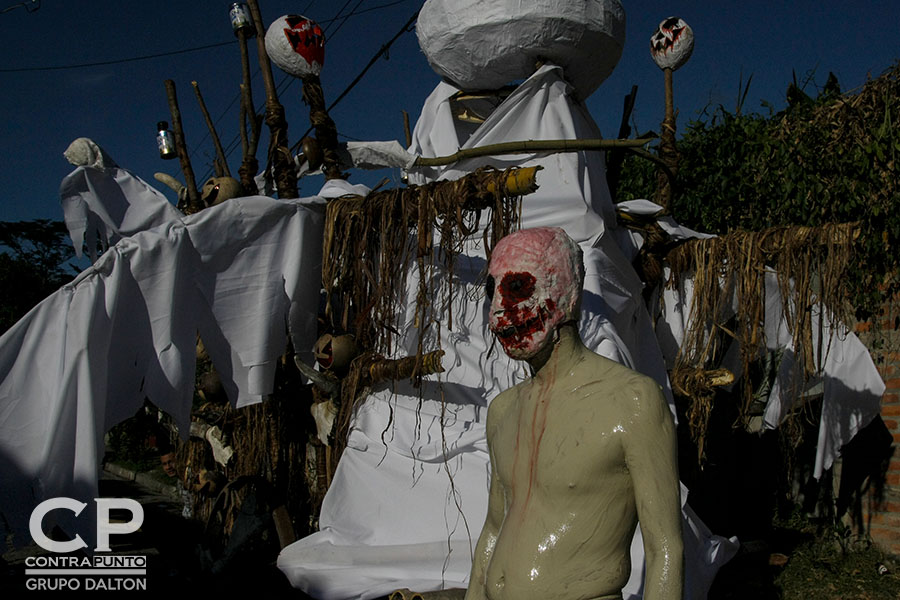 Cada 1 de noviembre en el municipio de Tonacatepeque se celebra el DÃ­a de la Calabiuza, tradición en la que  niños y jóvenes salen a pedir ayote en miel casa por casa, con vestimentas representativas de los personajes de la mitologÃ­a salvadoreña.