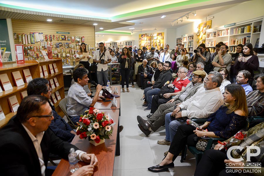 La familia Dalton presentó un libro de antologÃa del poeta Roque Dalton que recopila los poemas de amor del escritor salvadoreño en una publicación realizada por la Editorial Cinco.
