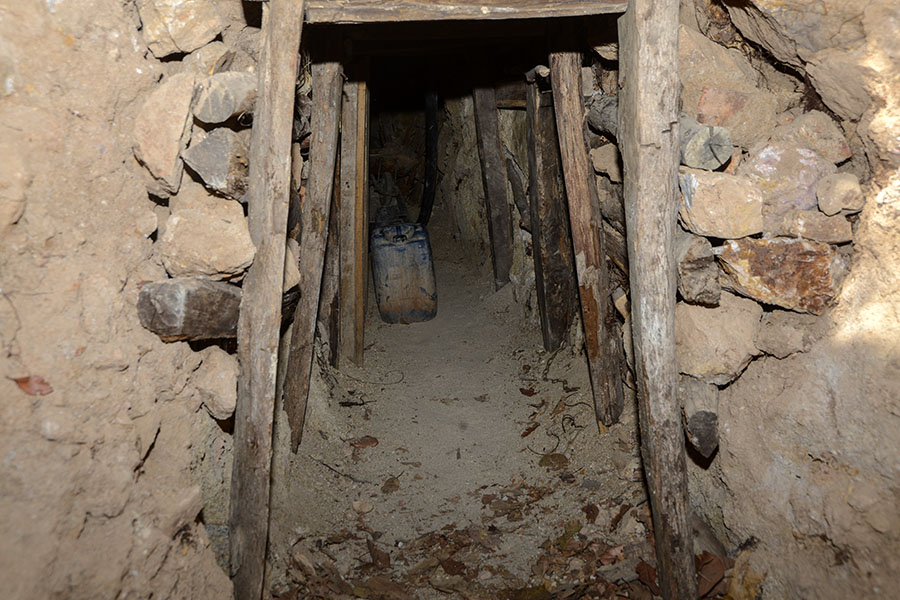 Los habitantes del cantón San Sebastián esperan a que las autoridades  ayuden a su comunidad, carente de agua potable y de un tratamiento ambiental en la zona, afectada  por la extracción de oro de manera industrial, aseguran. Foto: Vladimir Chicas