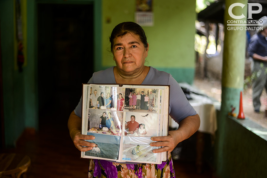 A Josefina Orellana, la cancelación del TPS a El Salvador le ha dejado un mar de angustia. ConfÃ­a que sus hijos puedan seguir trabajando en los Estados Unidos, pese al cierre del programa que beneficiaba a al menos 200 mil compatriotas.