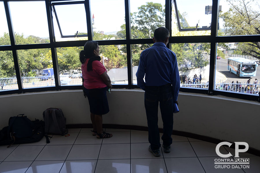 Los padres de Teodora junto con organizaciones de Derechos Humanos estuvieron presentes en la diligencia.