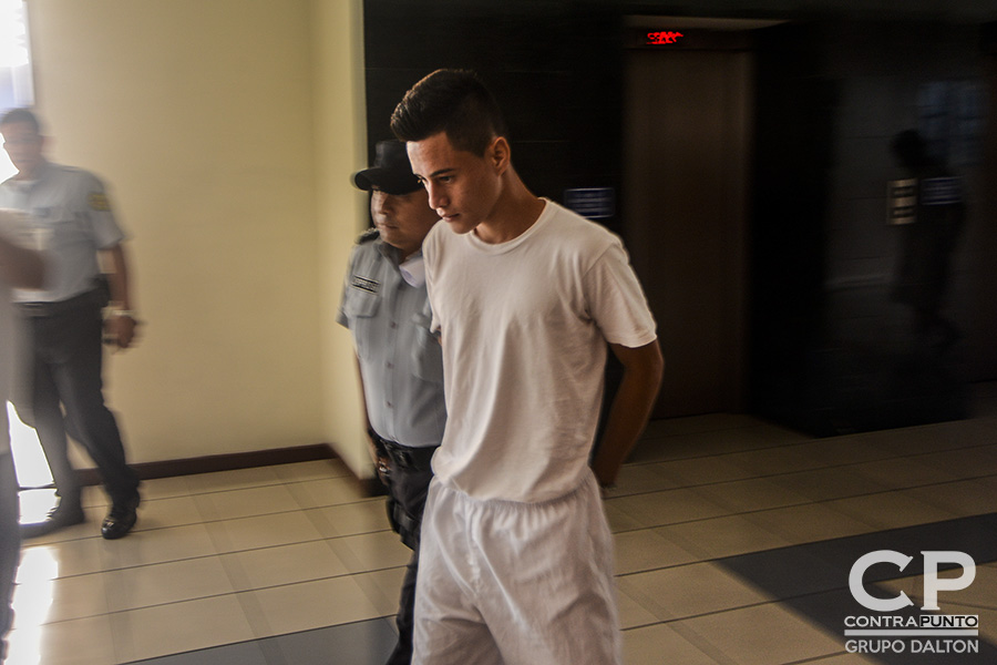 Daniel Alemán enfrenta el juicio por extorsión al que se le implica junto con seis acusados más, en un delito por el que fue intimado mientras se encontraba preso luego de que dos agentes policiales le implantaran droga.