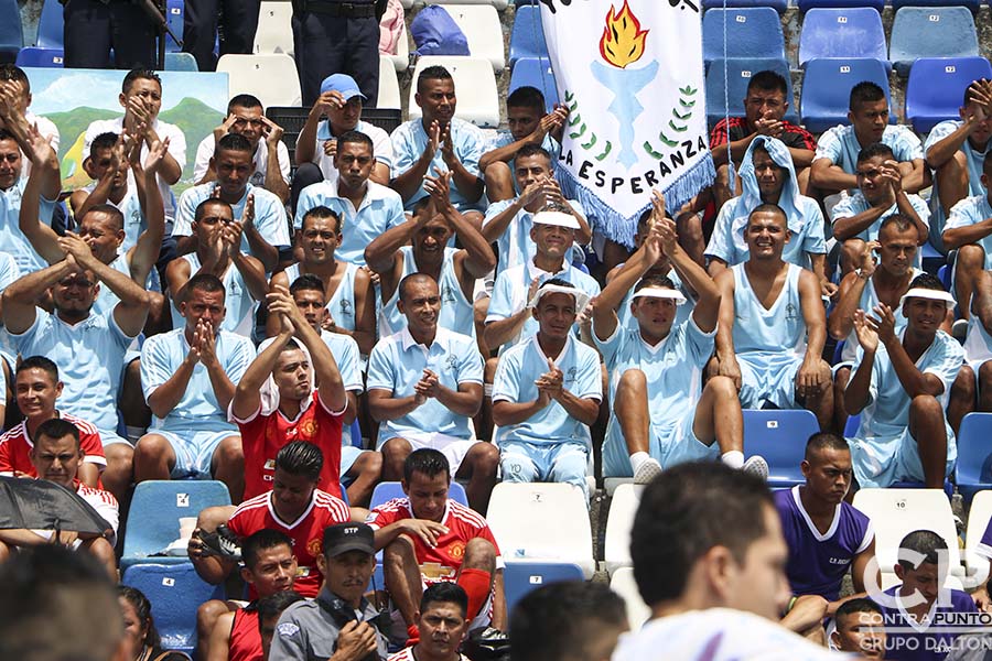 Más de 500 reos en fase de confianza disputaron los primeros Juegos Deportivos Penitenciarios en seis disciplinas. En el estadio