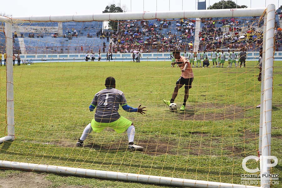 Más de 500 reos en fase de confianza disputaron los primeros Juegos Deportivos Penitenciarios en seis disciplinas. En el estadio