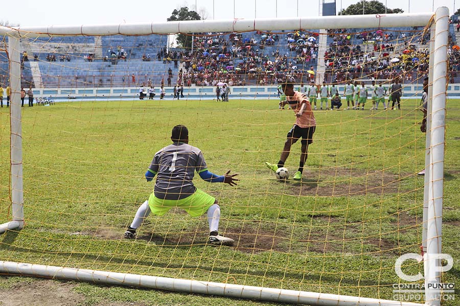 Más de 500 reos en fase de confianza disputaron los primeros Juegos Deportivos Penitenciarios en seis disciplinas. En el estadio 