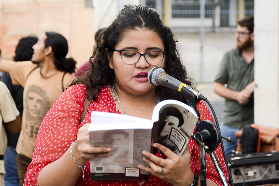 Canto, danza, poesÃ­a y pintura fueron las herramientas para recordar al poeta asesinado en 1975 tras una orden girada por la dirigencia del entonces 