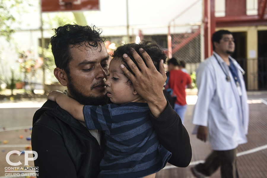 Un voraz incendio destruyó el centro de desarrollo Integral Sala Cuna Externa, ubicado sobre la 9a. Calle Oriente y Avenida Cuscatancingo, junto a la AlcaldÃa de San Salvador. 125 niños y no menos de 20 personas que trabajaban en la guarderÃa fueron evacuadas, sin que se registraran vÃctimas.