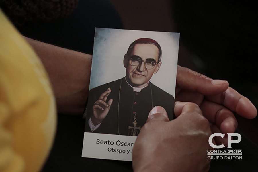 Desde su muerte, monseñor Romero ha sido considerado un santo del pueblo salvadoreño.