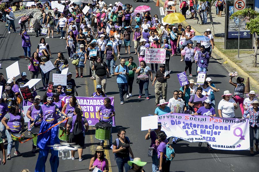 Desde entonces han surgido distintos movimientos para reivindicar los derechos de la mujer y es en honor a ese momento que se declaró el DÃ­a Internacional de la Mujer.