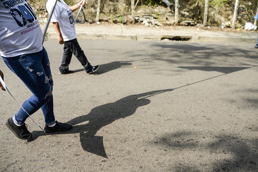 La comunidad de lesbianas, gays, bisexuales, transexuales e intersexuales (LGBTI) marcharon por calles de San Salvador, para exigir sus derechos frente a la discriminación.