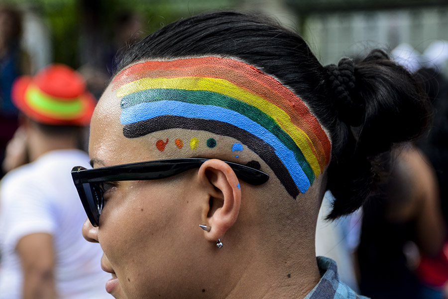 La comunidad LGBTI salvadoreña celebró el dÃ­a de la diversidad sexual con una multitudinaria marcha que partió del mercado Cuscatlán a la plaza al Divino Salvador del Mundo.