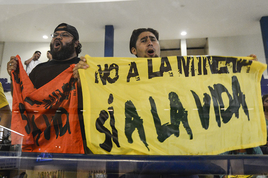 Organizaciones ambientalistas llegaron a la Asamblea Legislativa para ser testigos de la aprobación de la Ley de Prohibición de la MinerÃa Metálica.