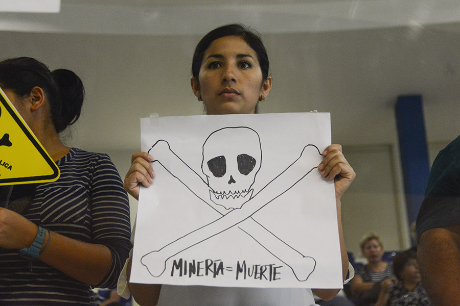 Organizaciones ambientalistas llegaron a la Asamblea Legislativa para ser testigos de la aprobación de la Ley de Prohibición de la MinerÃa Metálica.