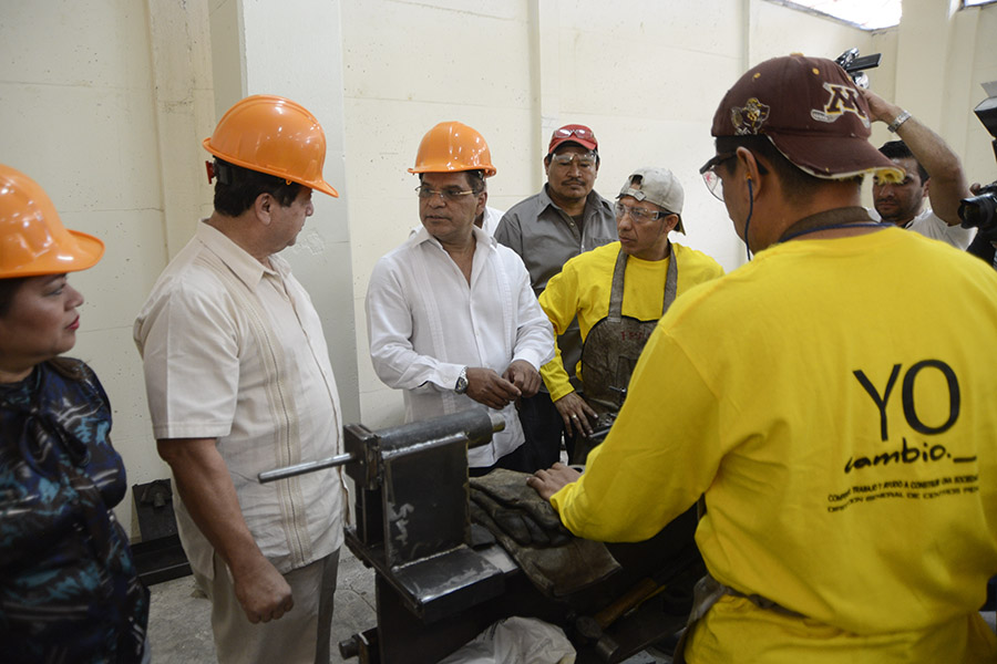 El vicepresidenteÓscar Ortiz  junto con otras autoridades realizó una visita para conocer los avances del programa que inició en el 2012.