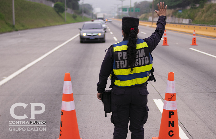 Los controles vehiculares se han intensificado a lo largo de todo el país.