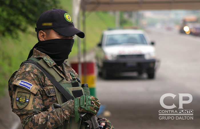 Los efectivos militares, también han tomado sus medidas. Aunque no les brinde un 100% de protección