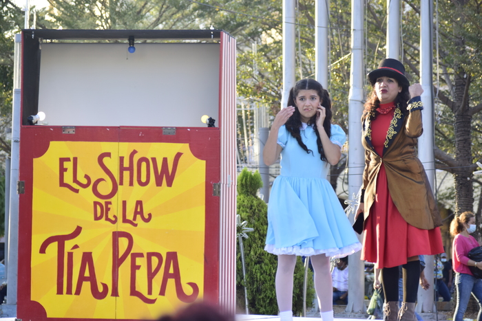 El show de tía pepa está adaptándose a estos tiempos de pandemia y decide llevar el teatro al aire libre.