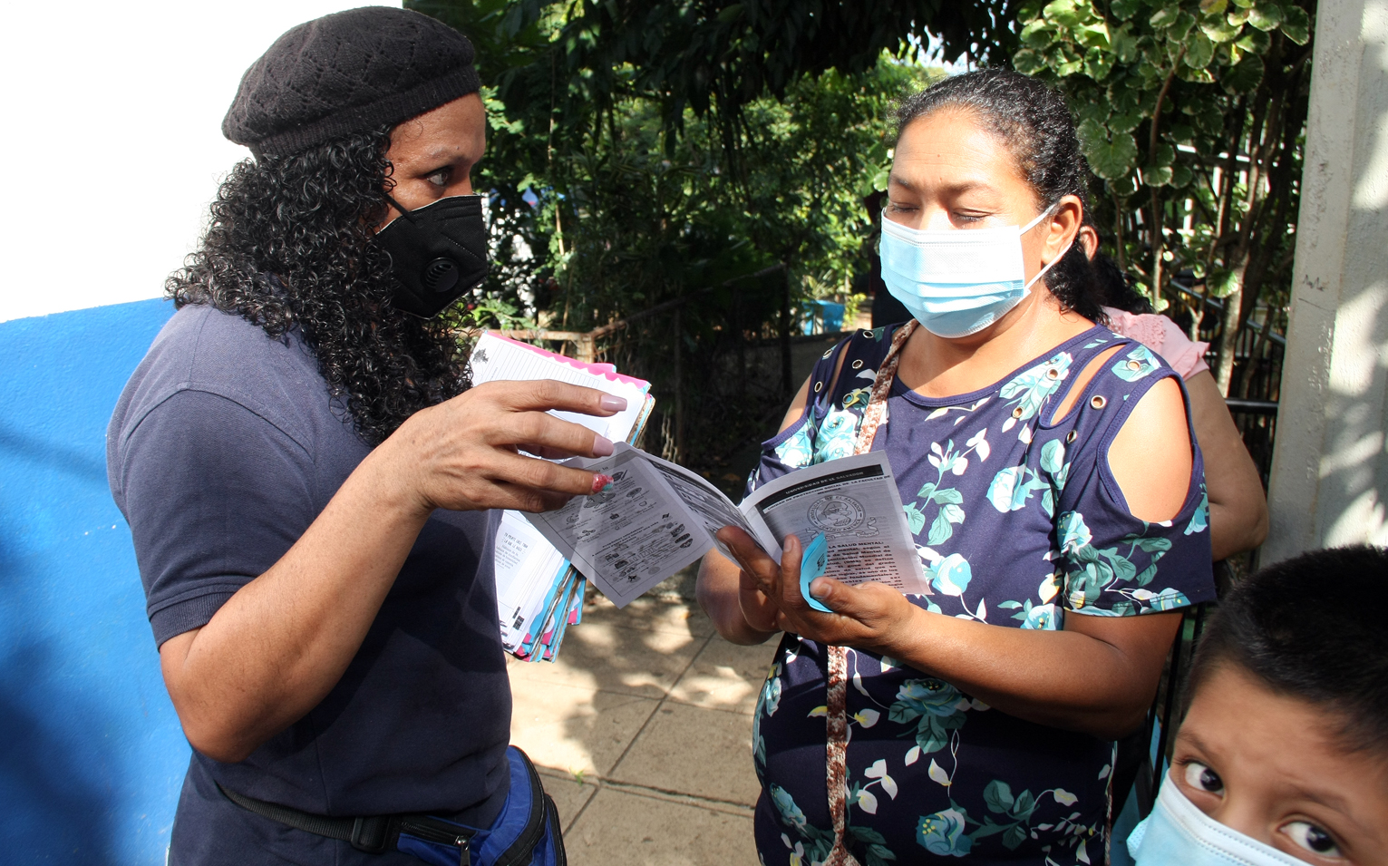 La Proyección Social y el Trabajo Social, son tan importantes en la sociedad salvadoreña, hoy en día, las universidades, iglesias y empresas, deben de cumplir con funciones concretas dentro de una institución, lo cual su finalidad es, proporcionar y establecer procesos permanentes de interacción e integración con sectores sociales e instituciones educativas, con el fin de manifestar su presencia en la vida social y cultural del país.