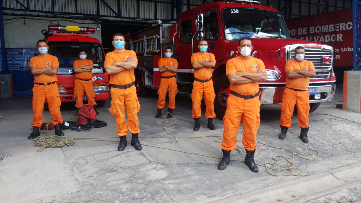 Gobierno promete aumento salarial al Cuerpo de Bomberos de El Salvador
