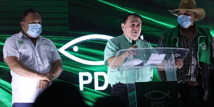 Reynaldo Carballo es elegido secretario general del PDC