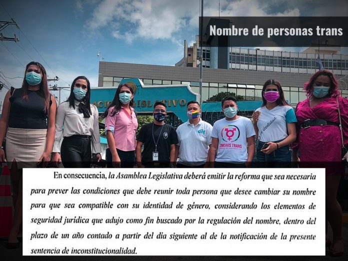 En respuesta a ésta ausencia de legislación, “la Asamblea deberá emitir la reforma que sea necesaria para prever las condiciones que debe reunir toda personas que desee cambiar su nombre, para que sea compatible con su identidad de género”. Añade que la legislación debe proporcionar condiciones de “seguridad jurídica”, por el plazo de un año (p. 24. inc. 5).