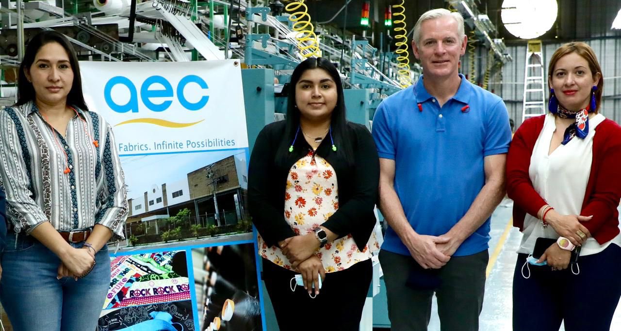 Brendan O`Brien reconoce la responsabilidad empresarial de Asheboro Elastics