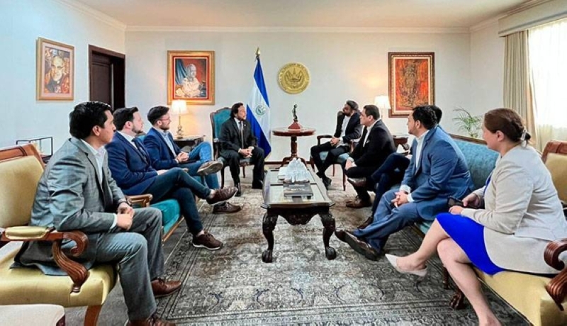 Mundo Crypto pone los ojos en El Salvador para brindar clases gratuitas