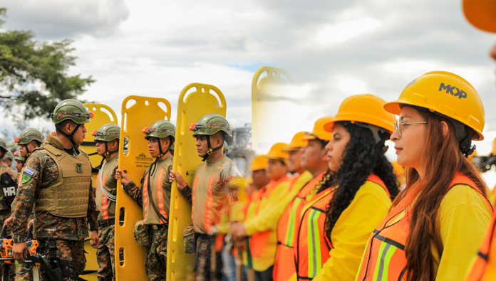 Equipo humano desplazado ante Tormenta Julia