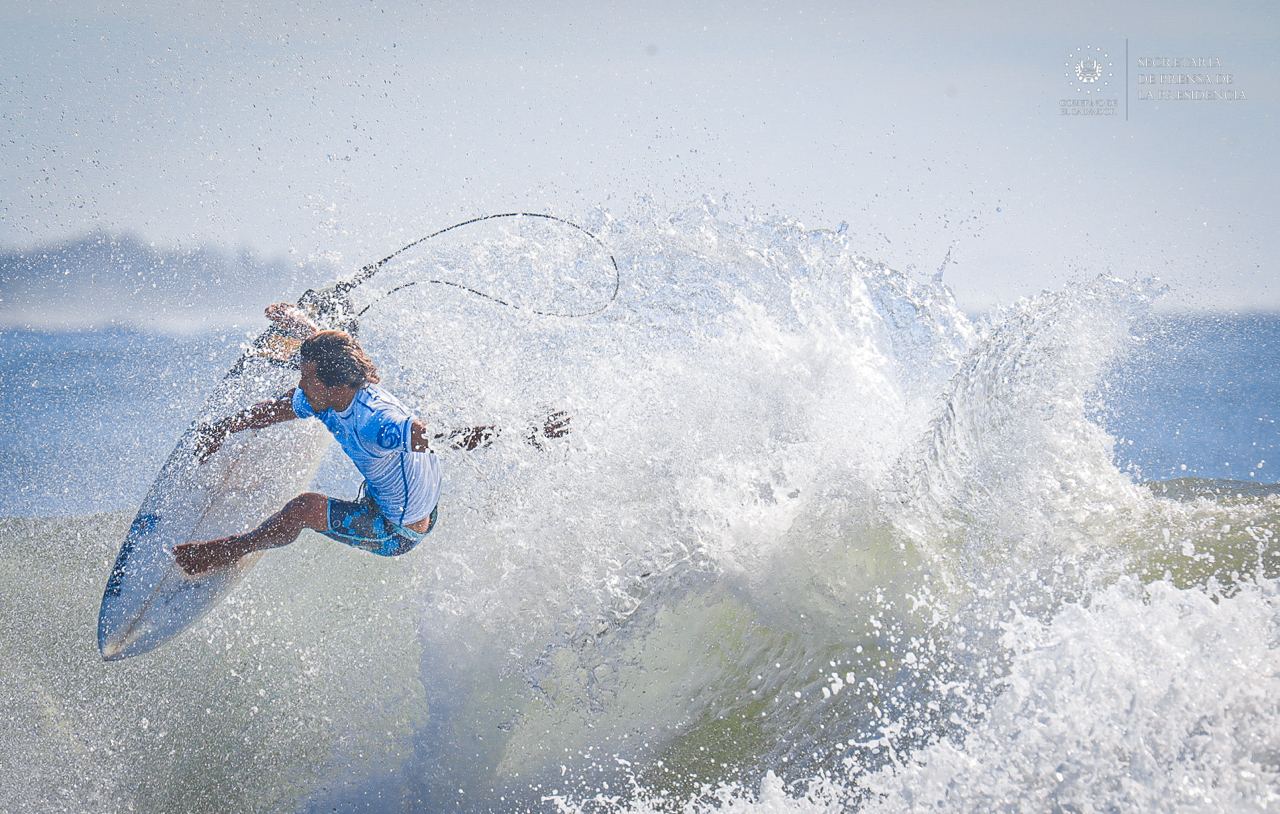 Inicia torneo de surf internacional “Alas Pro Tour 2022” con sede en El Salvador - ContraPunto