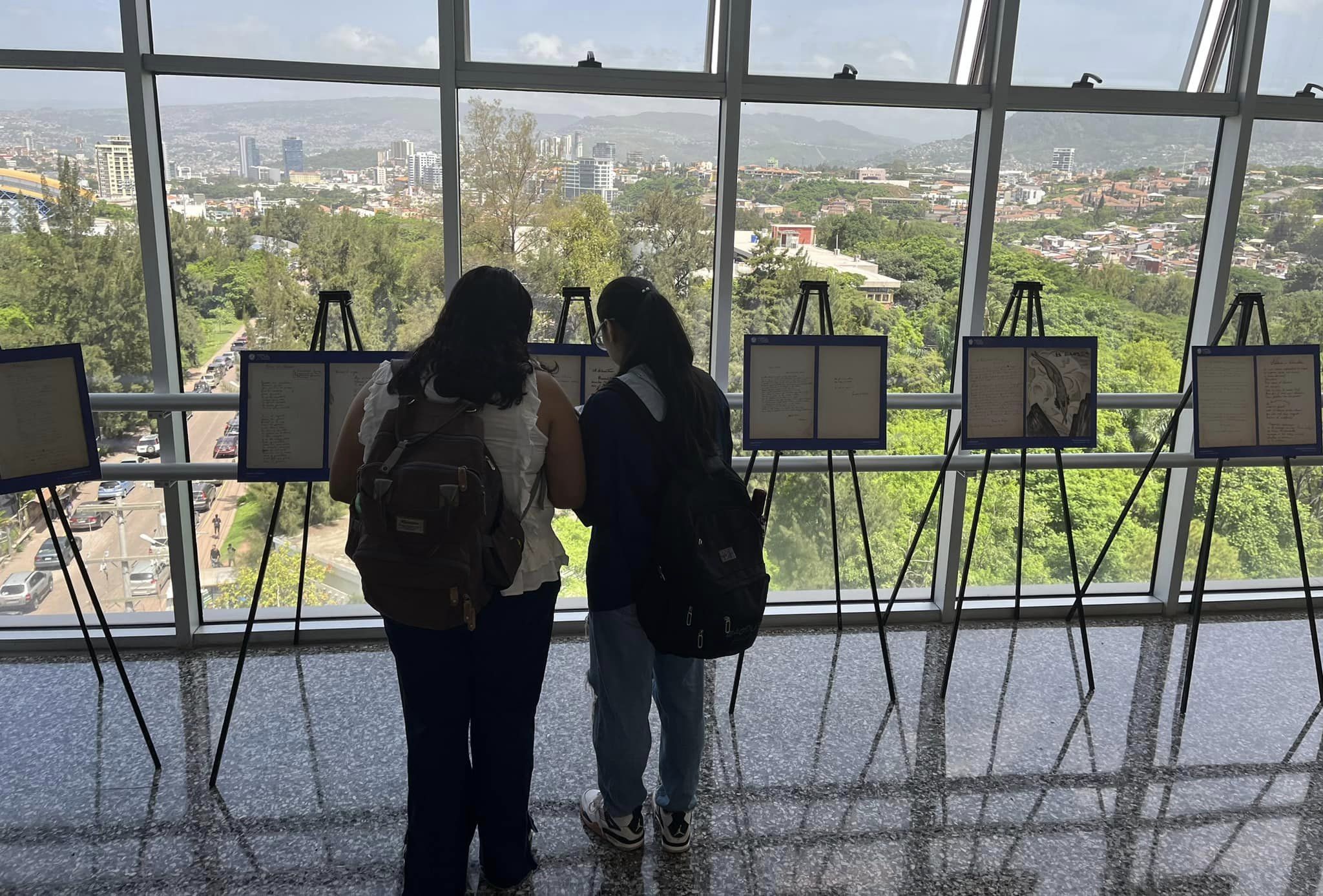Presentada en Honduras exposición y ponencia sobre Relicario de Clementina Suárez
