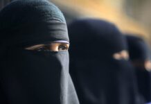 Austria aplica desde este lunes la prohibición del hiyab para menores de 14 años en las escuelas